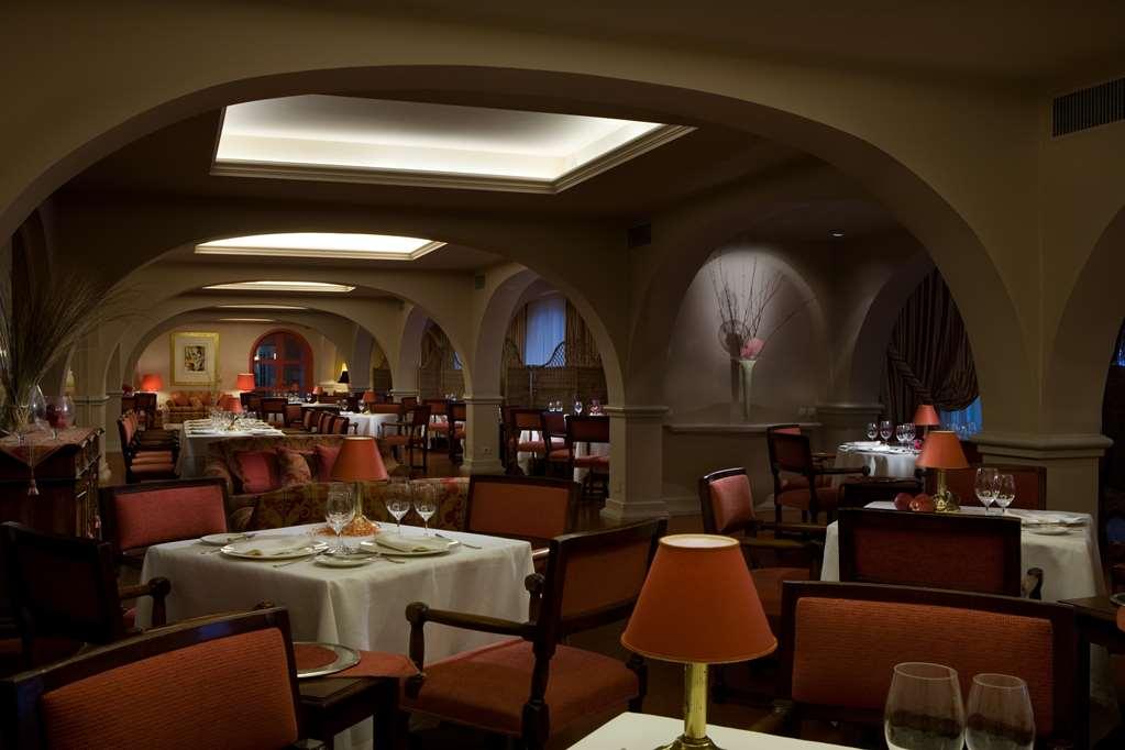 巴亚威德酒店 卡塔尼亚 餐厅 照片